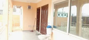 5bdrm House in Felmic Real Estate, Ofankor for rent