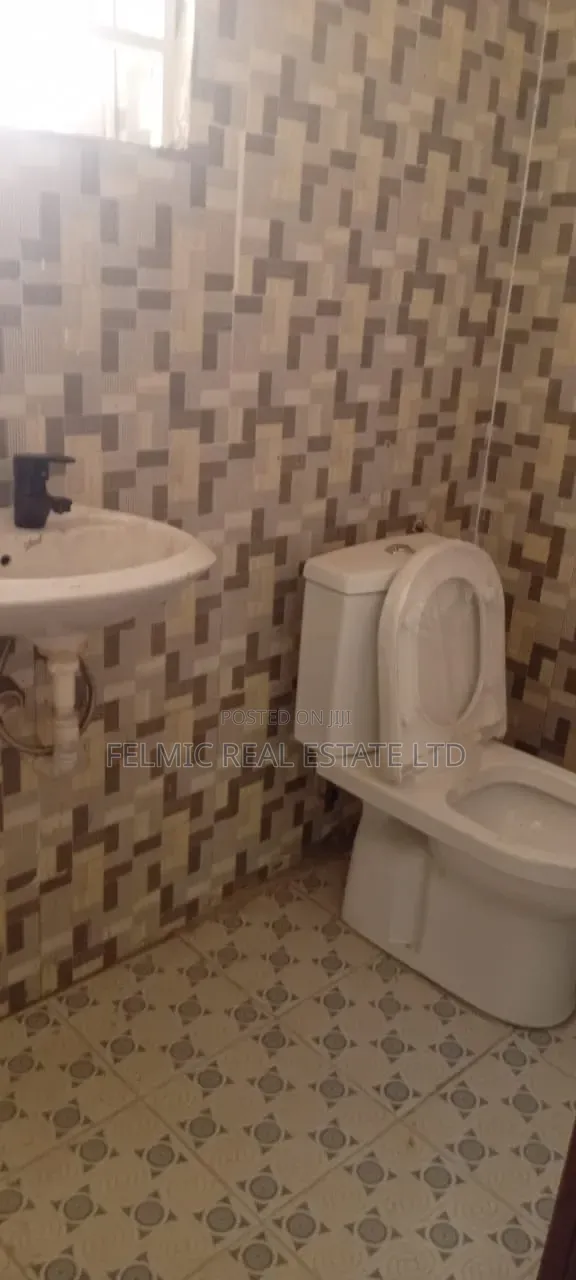 5bdrm House in Felmic Real Estate, Ofankor for rent
