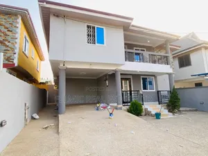 5bdrm Duplex in Felmic Real Estate, Amasaman for rent