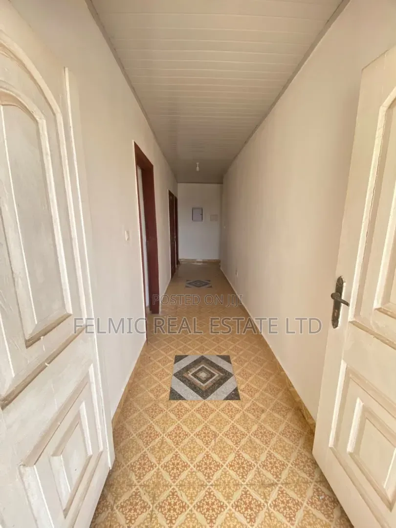 5bdrm Duplex in Felmic Real Estate, Amasaman for rent