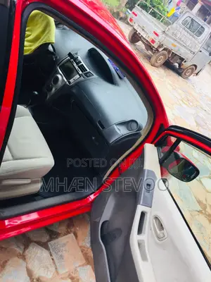 Toyota Vitz 1.3 FWD 3dr 2010 Red
