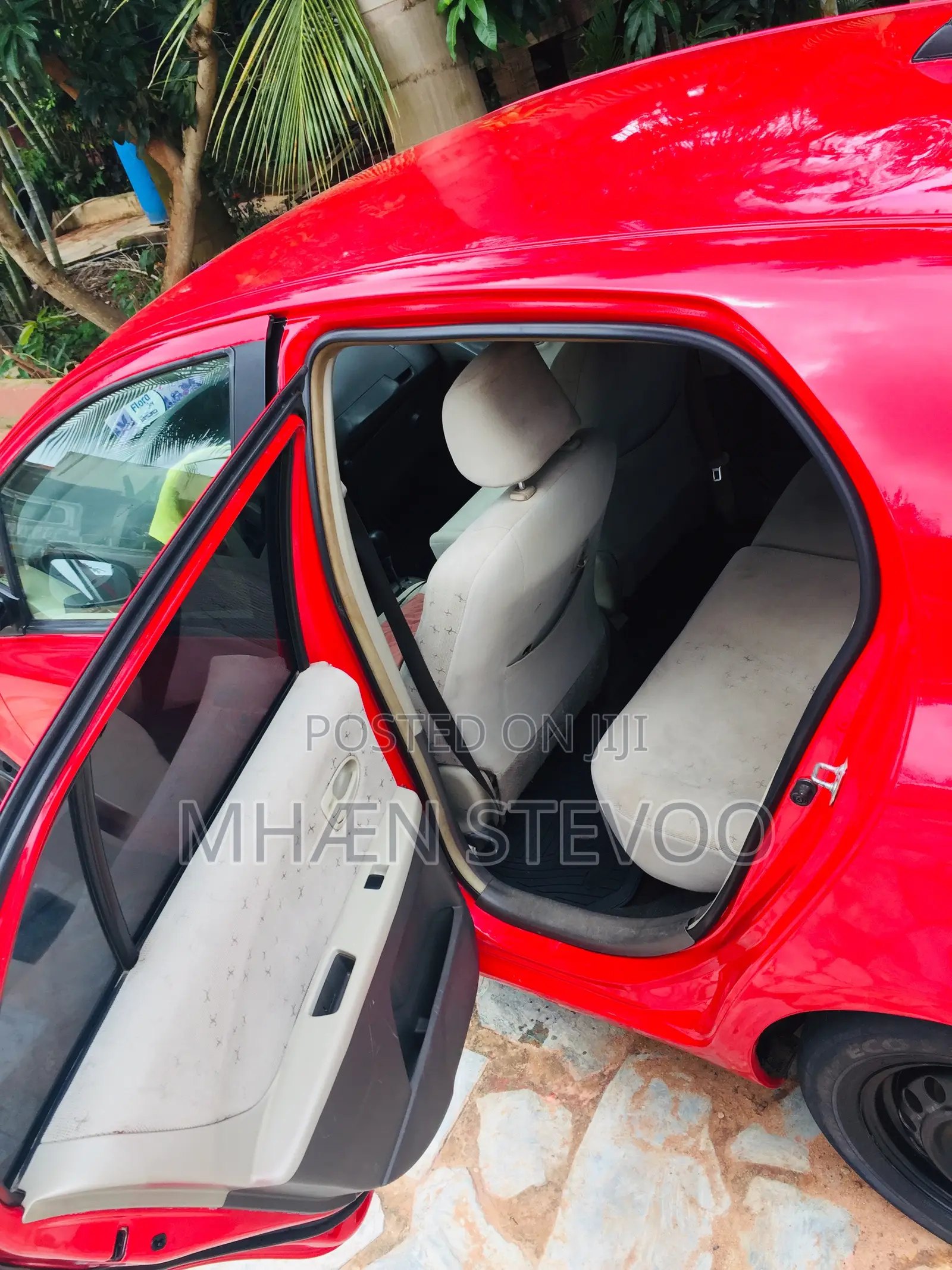 Toyota Vitz 1.3 FWD 3dr 2010 Red
