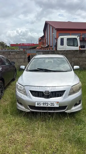 Toyota Corolla 2010 Silver