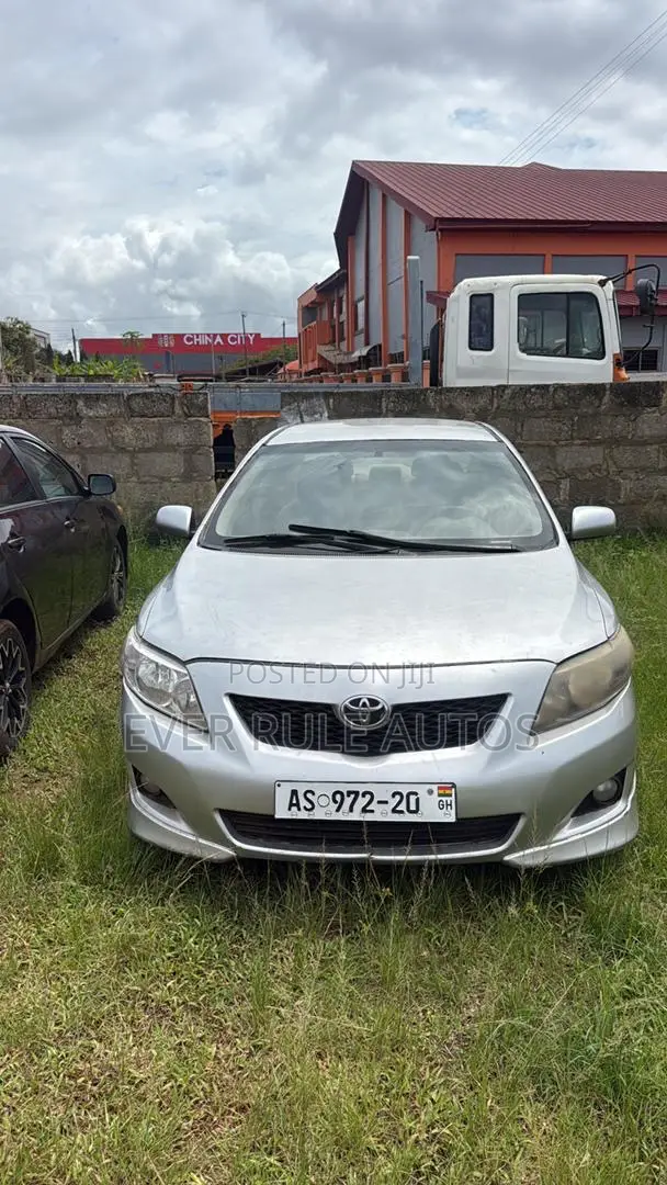 Toyota Corolla 2010 Silver