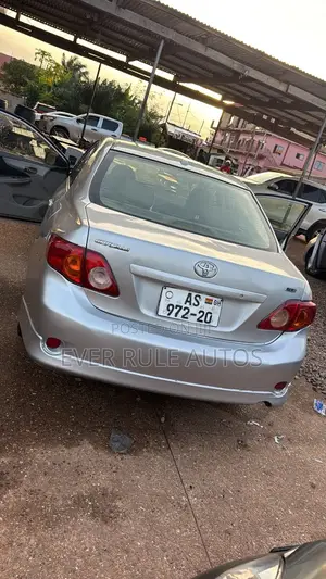Toyota Corolla 2010 Silver