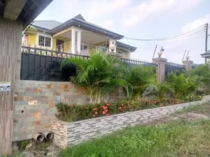 5bdrm Duplex in Felmic Real Estate, Nsawam Adoagyiri Municipal for rent