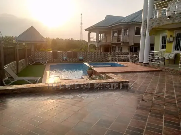 5bdrm Duplex in Felmic Real Estate, Nsawam Adoagyiri Municipal for rent