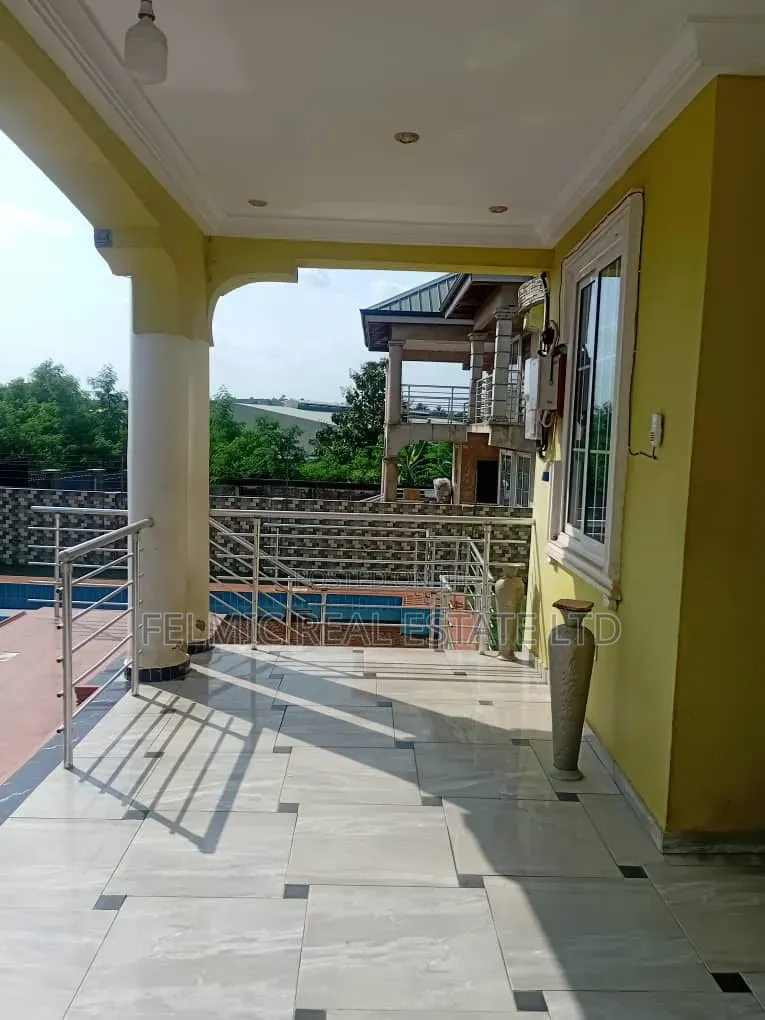 5bdrm Duplex in Felmic Real Estate, Nsawam Adoagyiri Municipal for rent