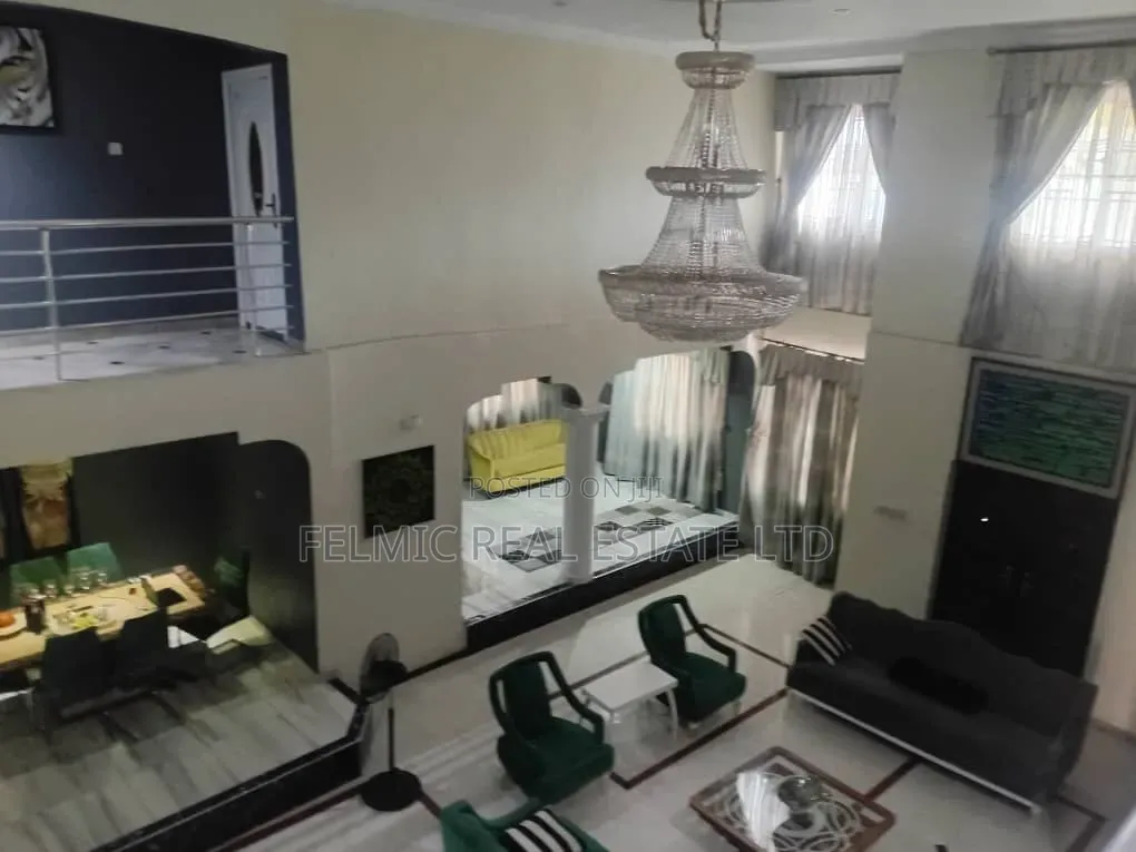 5bdrm Duplex in Felmic Real Estate, Nsawam Adoagyiri Municipal for rent