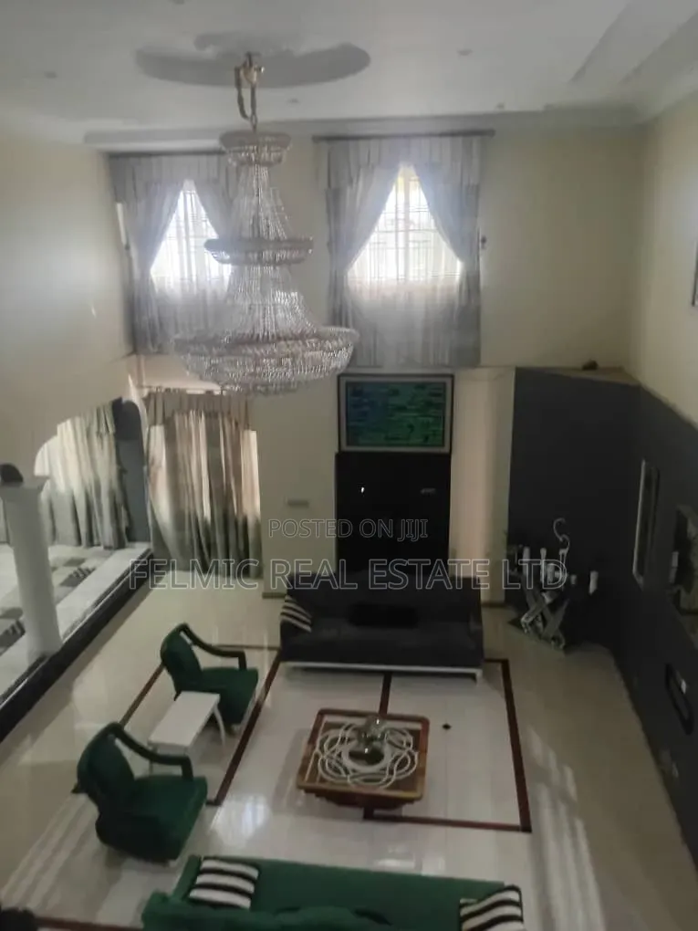 5bdrm Duplex in Felmic Real Estate, Nsawam Adoagyiri Municipal for rent