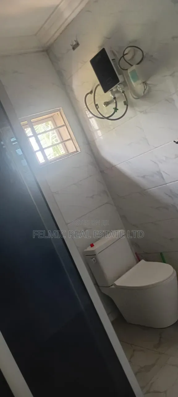 5bdrm Duplex in Felmic Real Estate, Unity Closed for rent