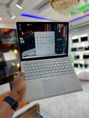 Laptop Microsoft Surface Laptop 8GB Intel Core i7 SSD 256GB