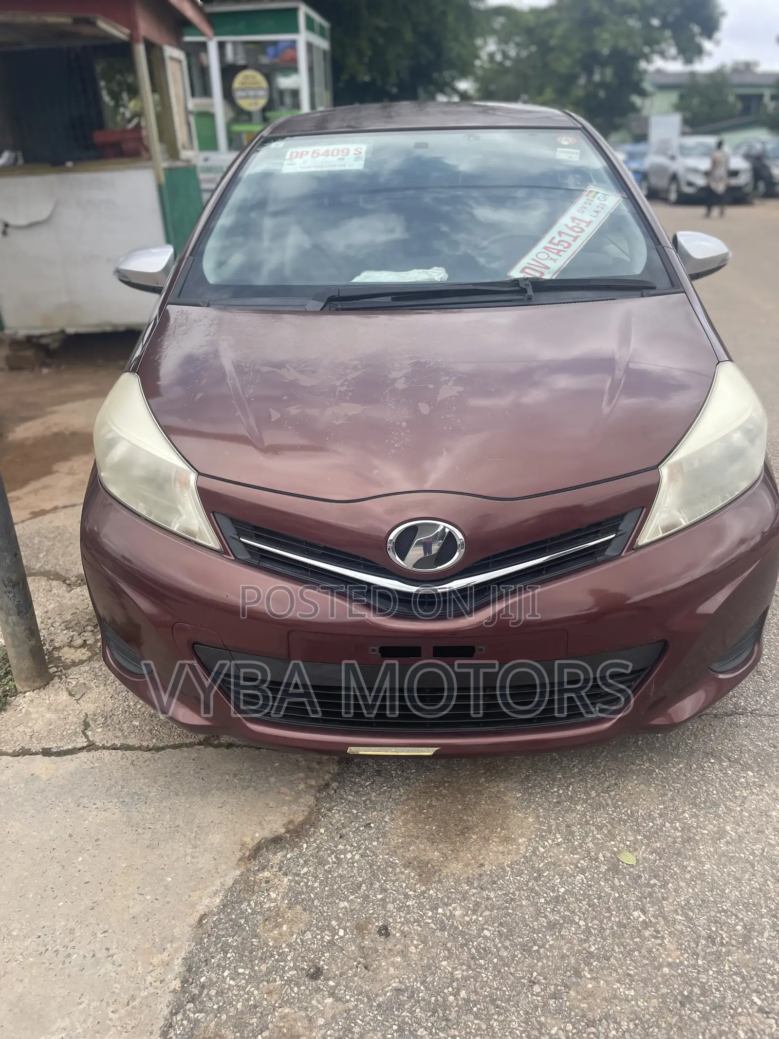 Toyota Vitz 2013 Brown