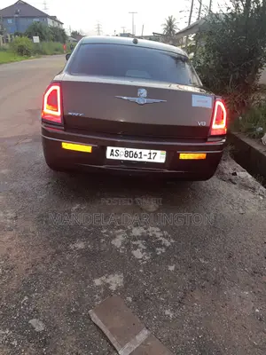 Chrysler 300 300C AWD 2007 Brown