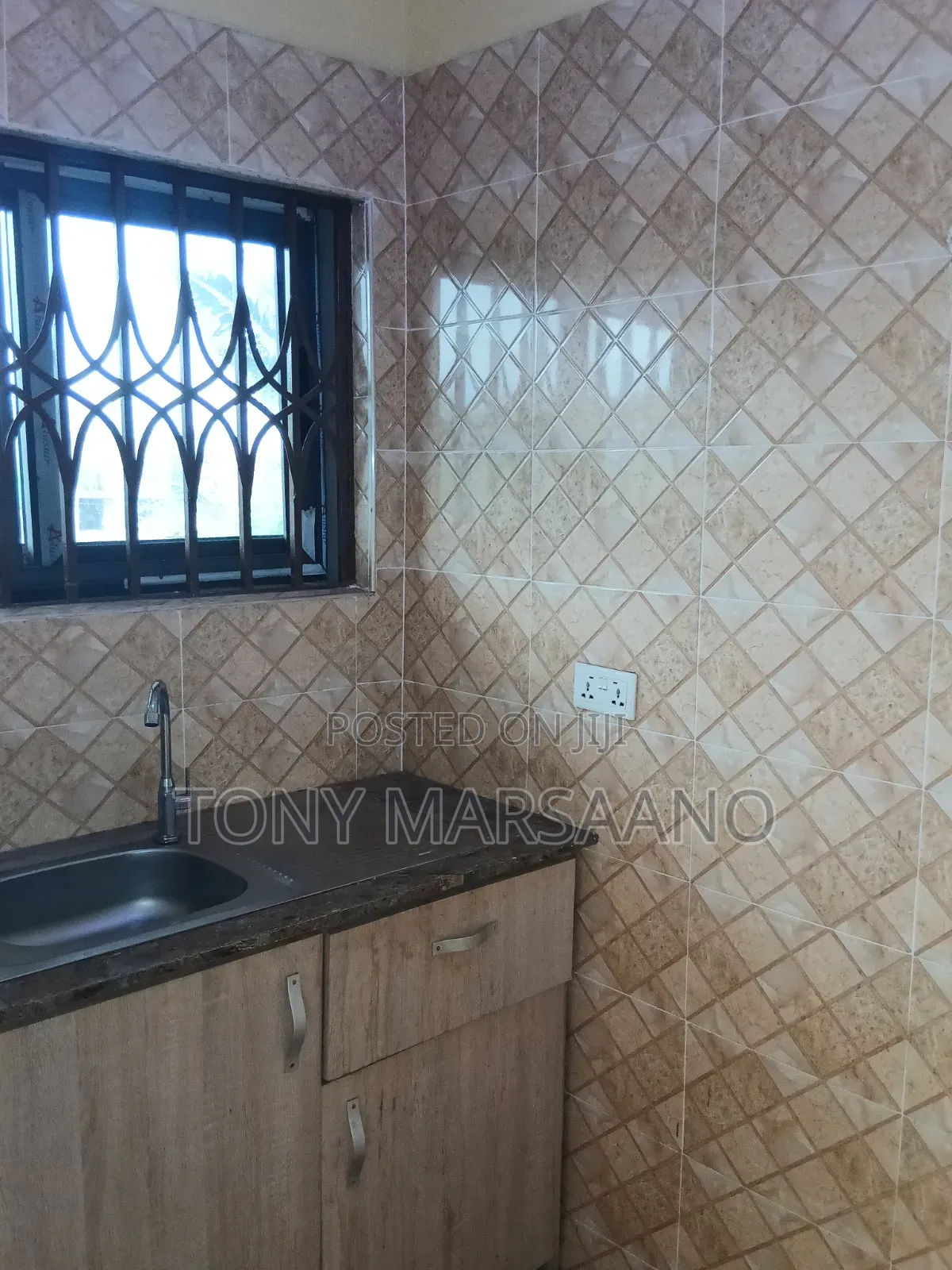 1bdrm Apartment in Westlegon, Police Station for rent