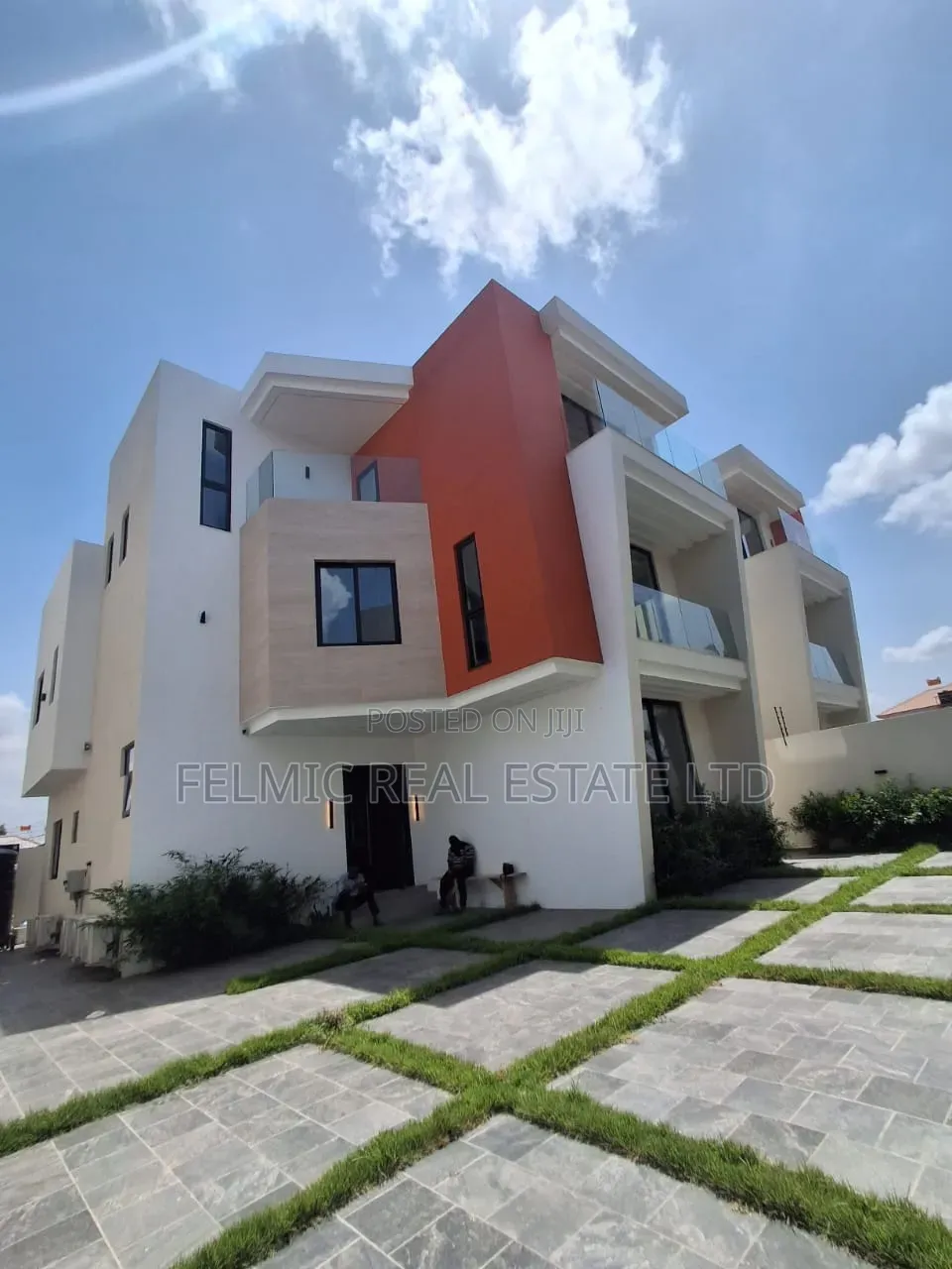 4bdrm Duplex in Felmic Real Estate, Dzorwulu for sale
