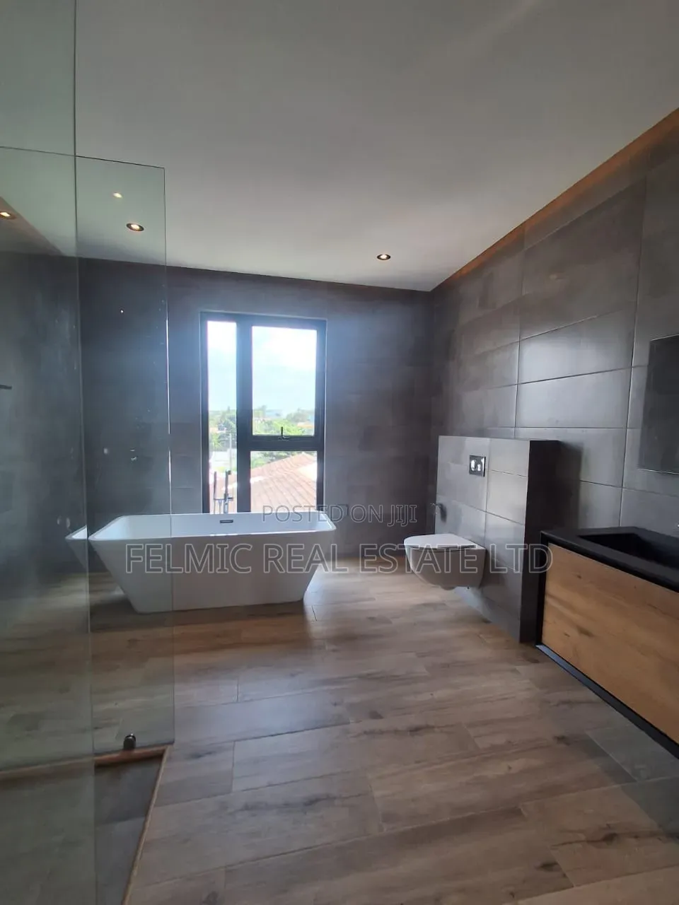 4bdrm Duplex in Felmic Real Estate, Dzorwulu for sale