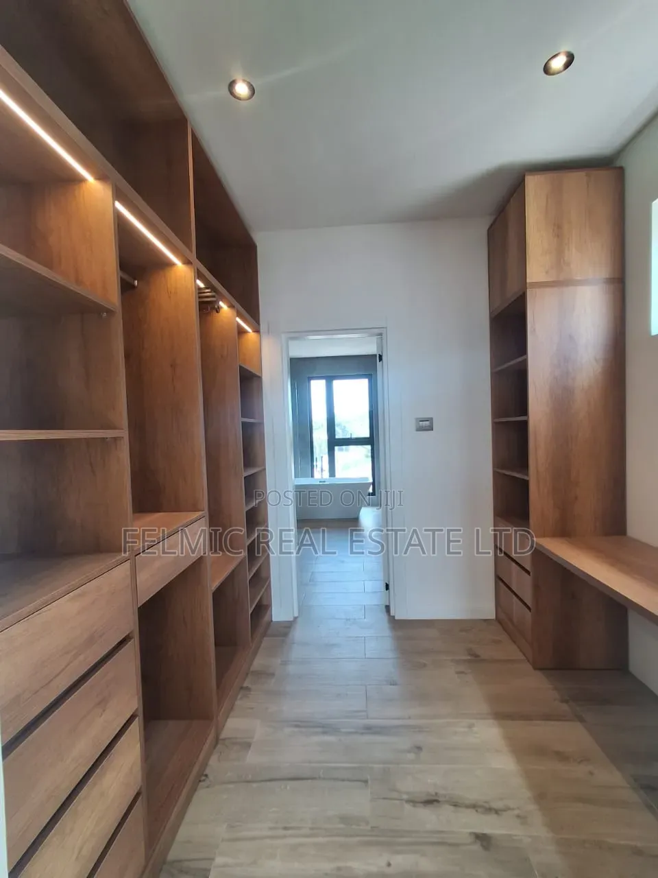 4bdrm Duplex in Felmic Real Estate, Dzorwulu for sale