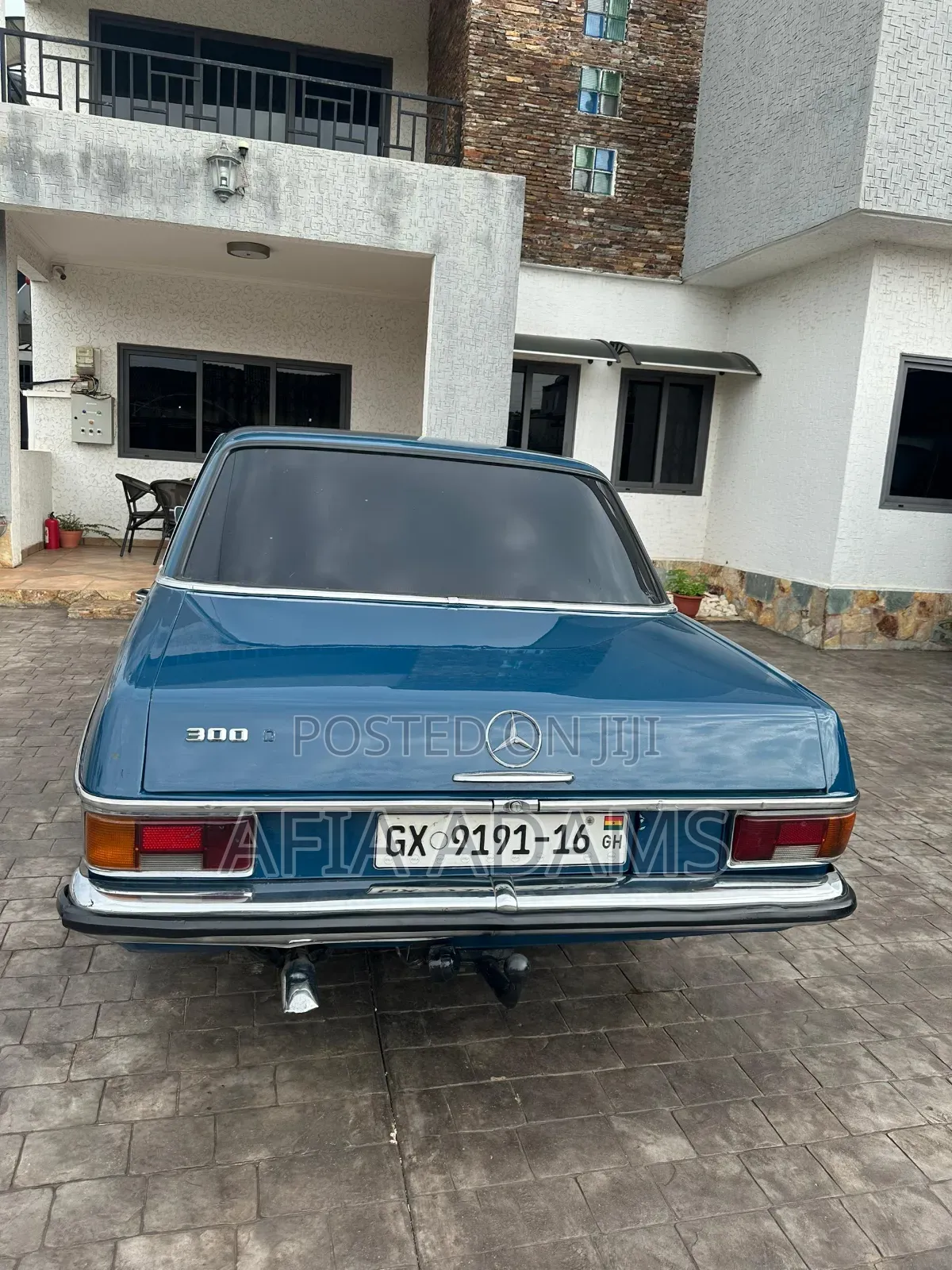 Mercedes-Benz 220 1969 Blue