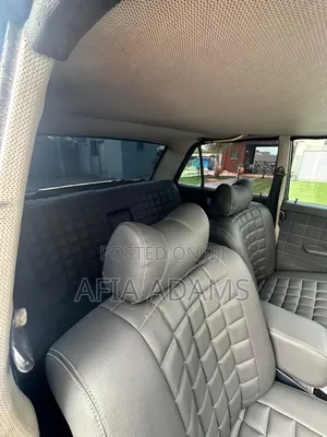 Mercedes-Benz 220 1969 Blue