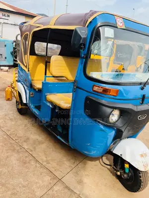 Bajaj RE 2025 Blue