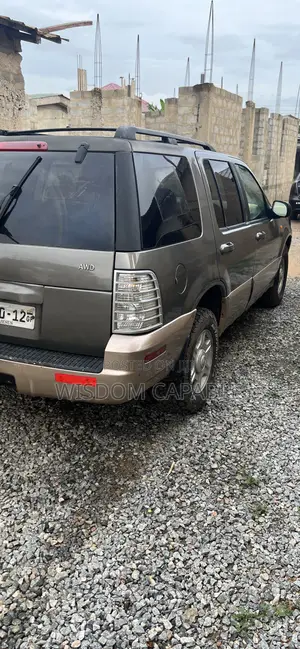 Mercury Mountaineer 2002 Beige