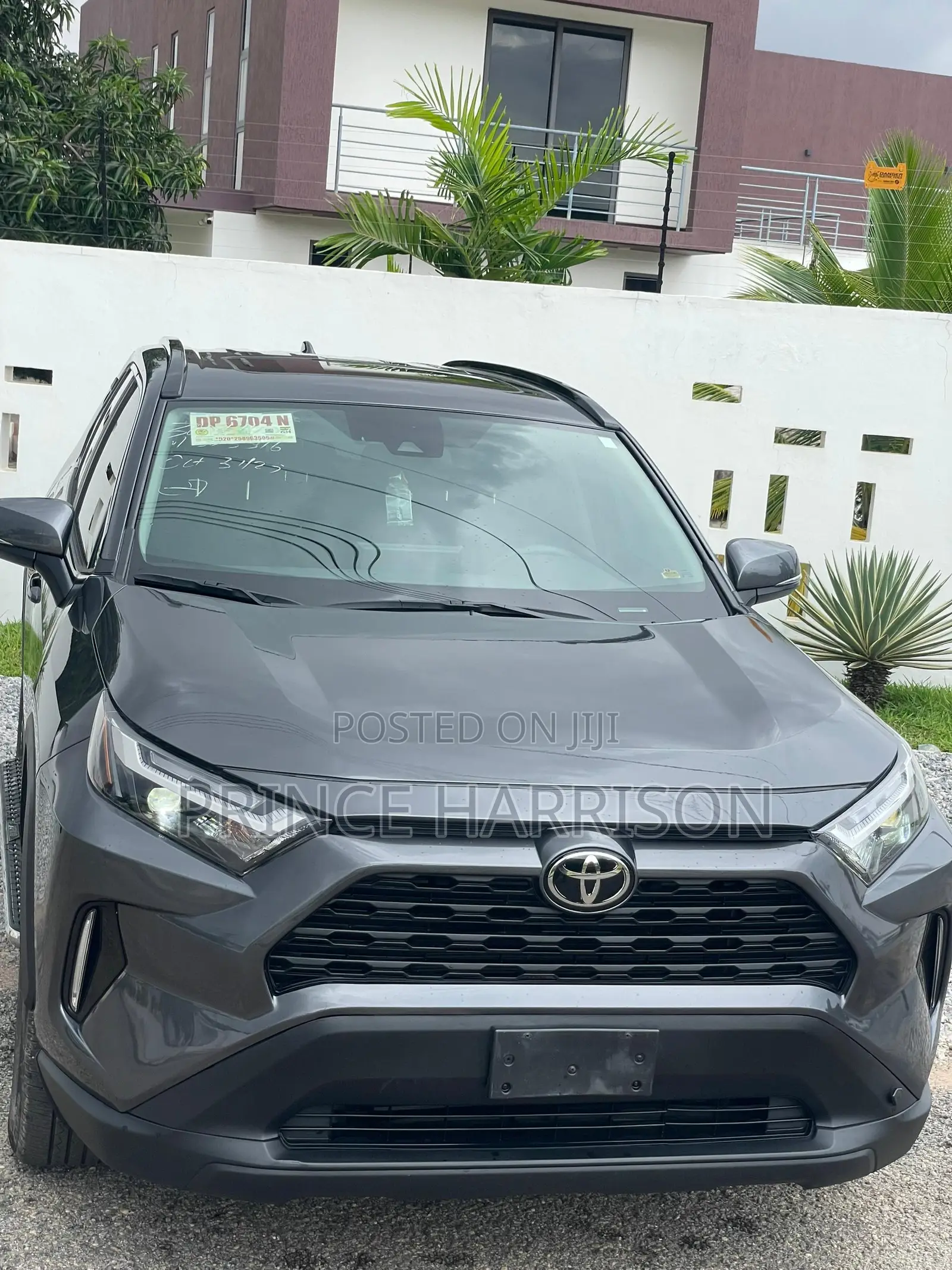 Toyota RAV4 XLE Premium 2026 Gray