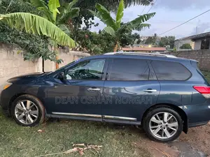 Nissan Pathfinder Platinum 4dr 4x4 (3.5L 6cyl) 2016 Blue