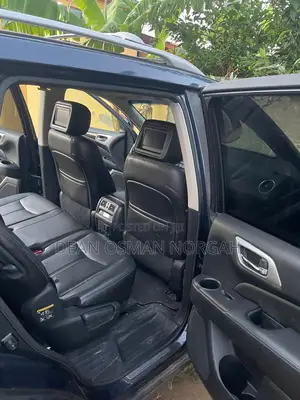Nissan Pathfinder Platinum 4dr 4x4 (3.5L 6cyl) 2016 Blue