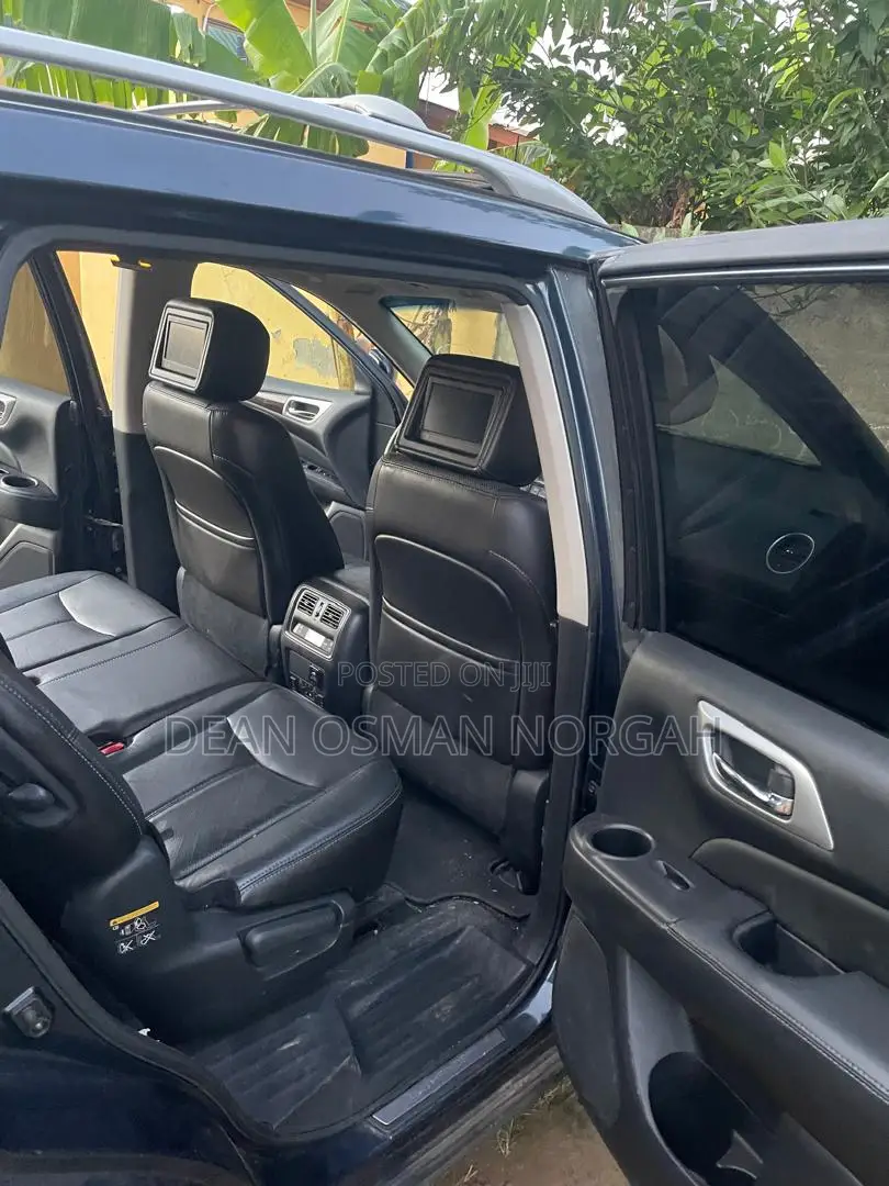 Nissan Pathfinder Platinum 4dr 4x4 (3.5L 6cyl) 2016 Blue