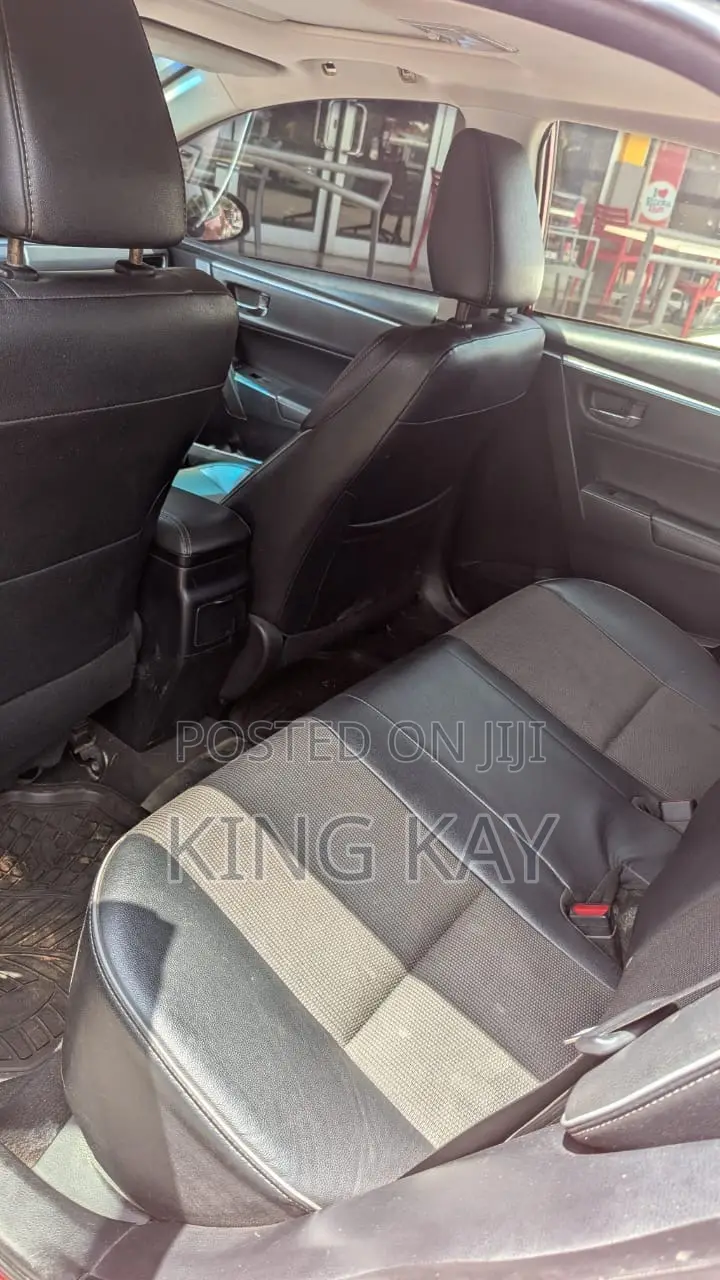 Toyota Corolla S 4dr Sedan (1.8L 4cyl CVT) 2016 Red