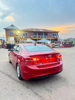 Hyundai Elantra 2018 Red
