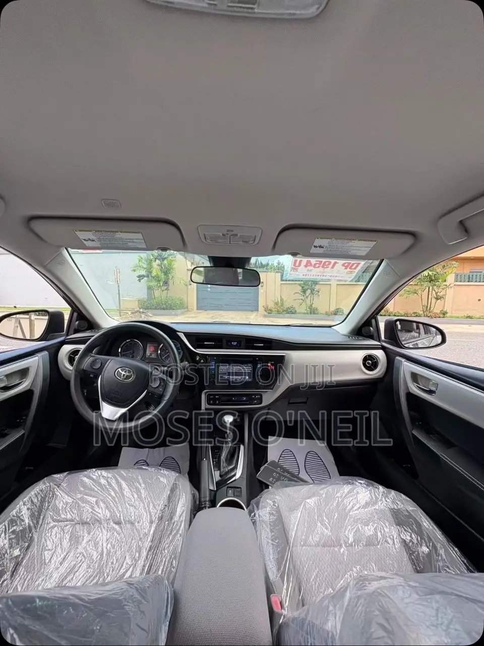 Toyota Corolla LE (1.8L 4cyl 2A) 2018 Gray