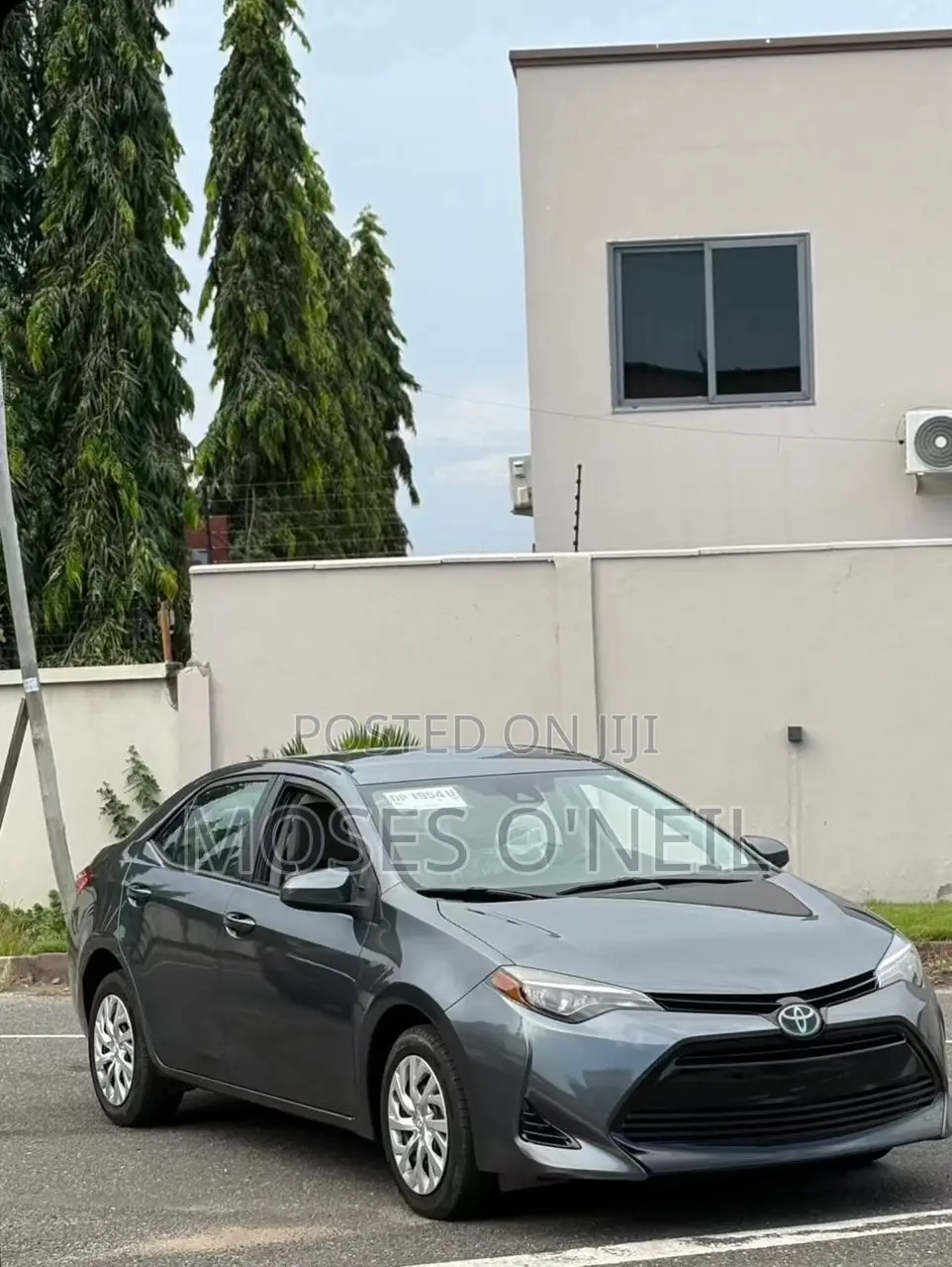 Toyota Corolla LE (1.8L 4cyl 2A) 2018 Gray