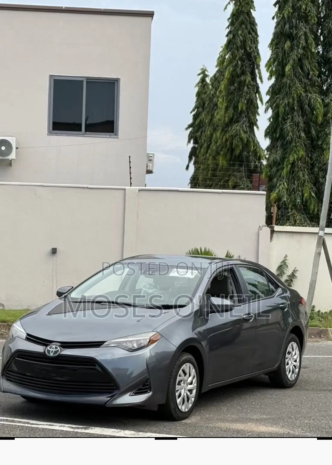 Toyota Corolla LE (1.8L 4cyl 2A) 2018 Gray