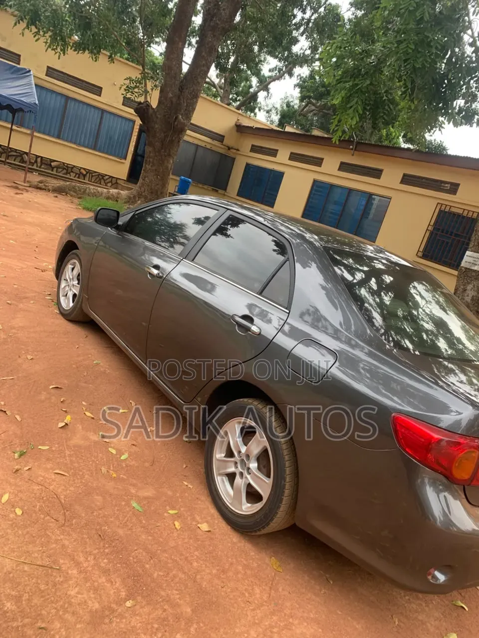 Toyota Corolla LE 4dr Sedan (1.8L 4cyl 4A) 2010 Gray