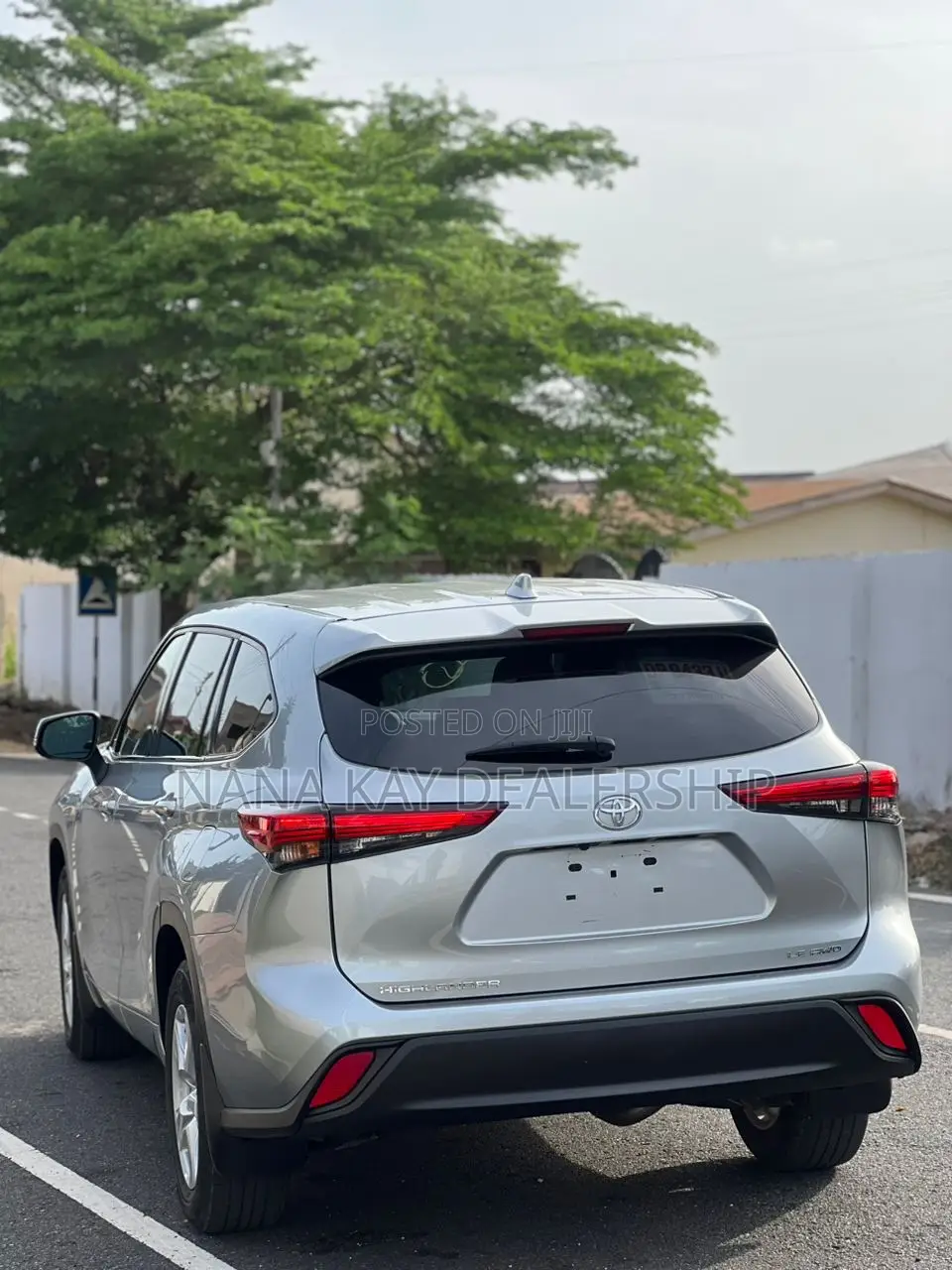 Toyota Highlander LE 2021 Silver