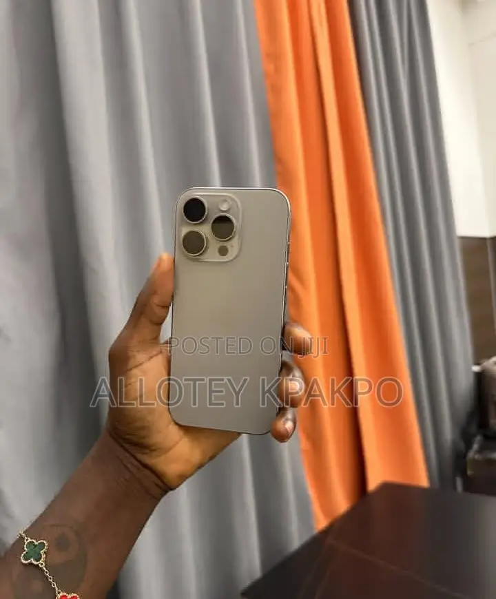 Apple iPhone 15 Pro Max 256 GB Silver