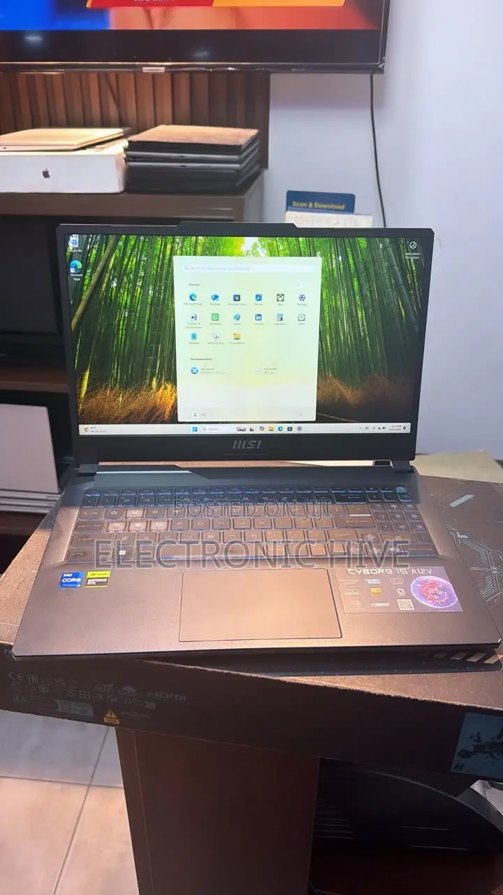 Laptop MSI Cyborg 15 32GB Intel Core i7 SSD 1T
