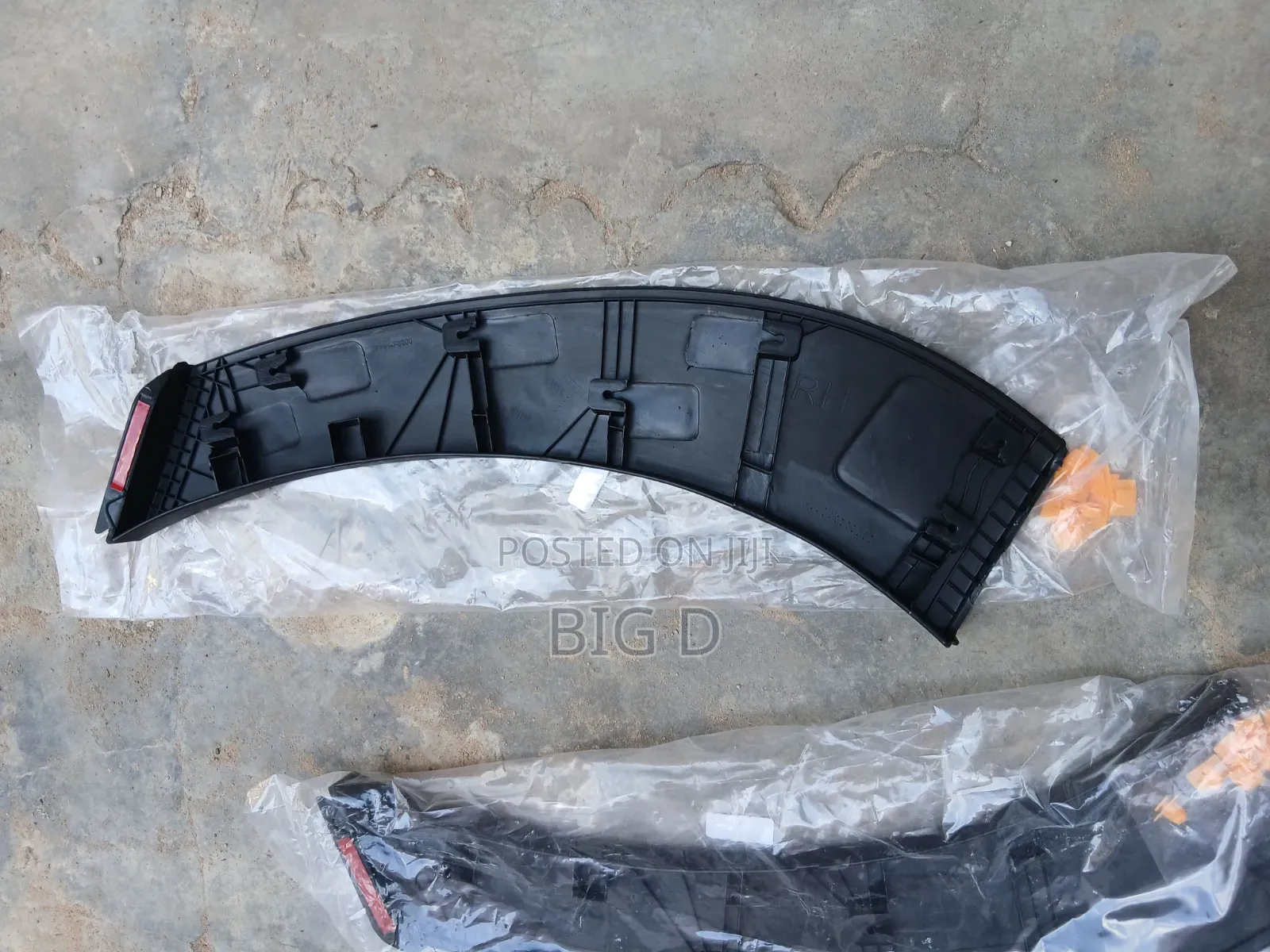 Tucson 2016,2017,2018,2019,2020,2021 Back Fender Moulding Brand New