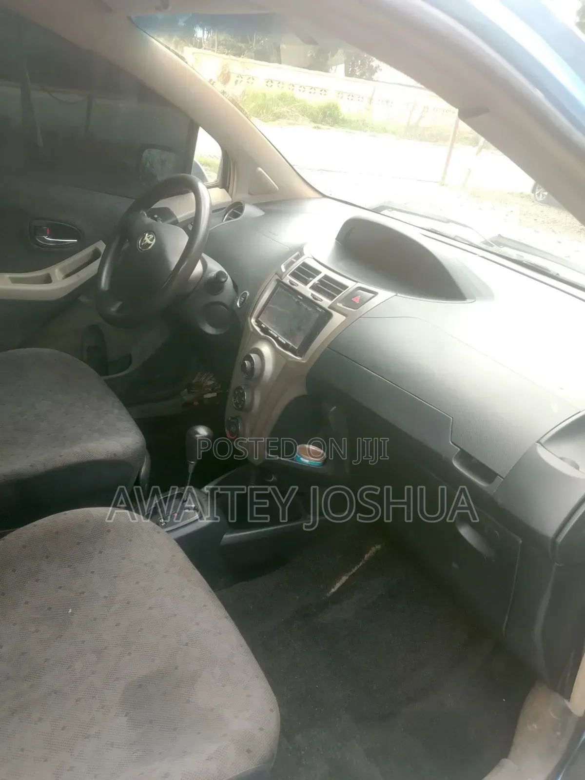 Toyota Vitz 2011 Blue