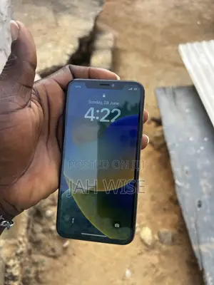 Apple iPhone X 64 GB Black