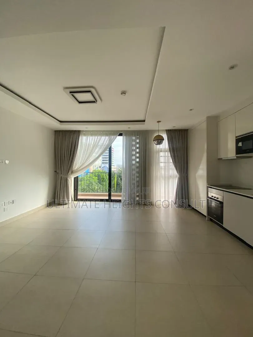 2bdrm Apartment in Labone, Coffee Shop Area for rent