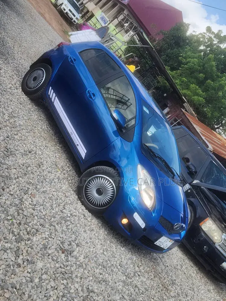Toyota Vitz 1.5 FWD 5dr 2010 Blue