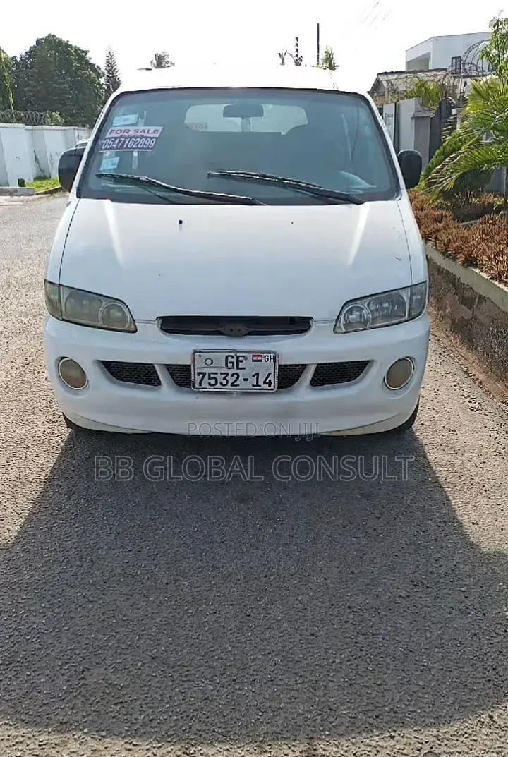 Hyundai H-100 2000 White
