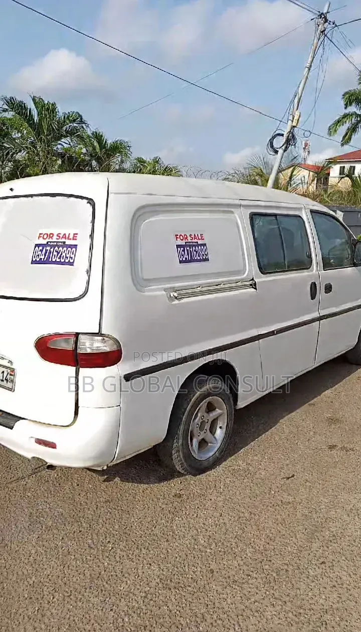 Hyundai H-100 2000 White