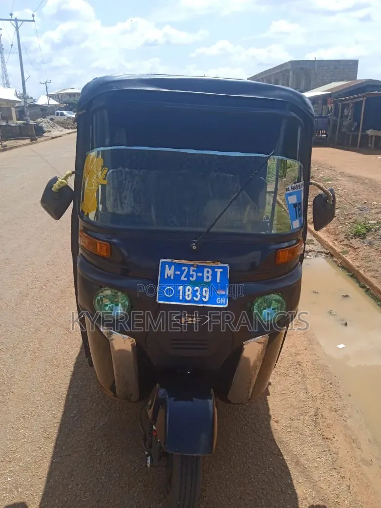 Bajaj RE 2025 Black
