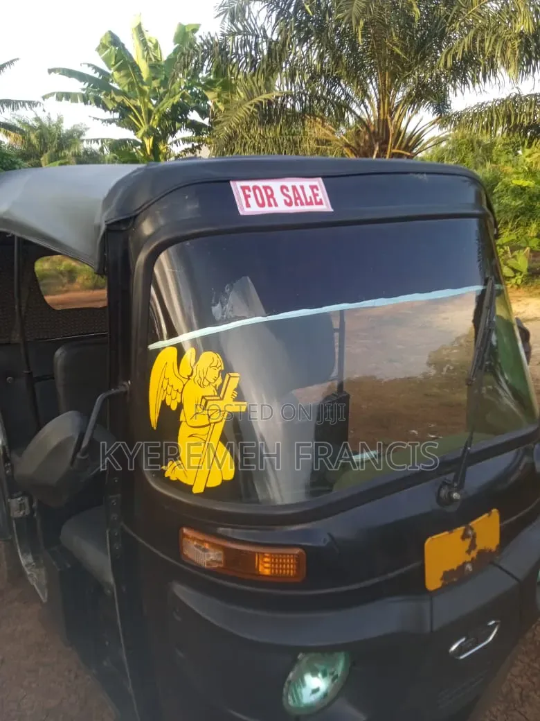 Bajaj RE 2025 Black