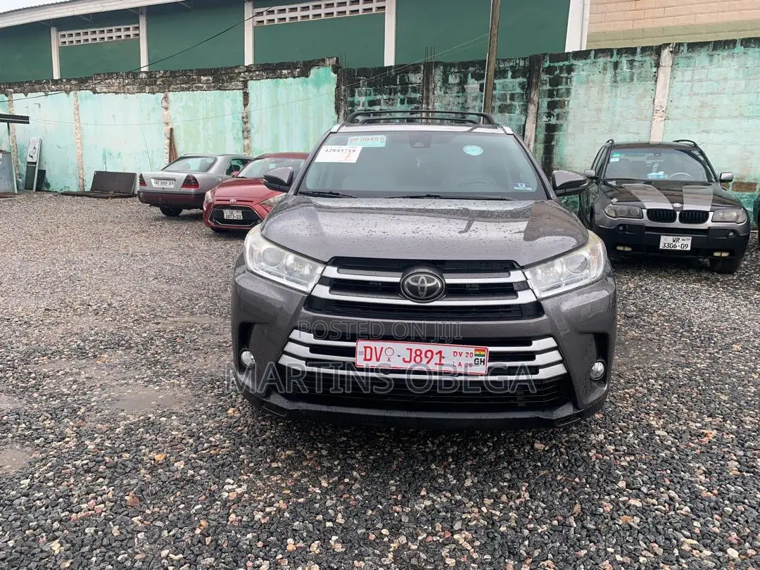 Toyota Highlander XLE 4x2 V6 (3.5L 6cyl 8A) 2017 Gray