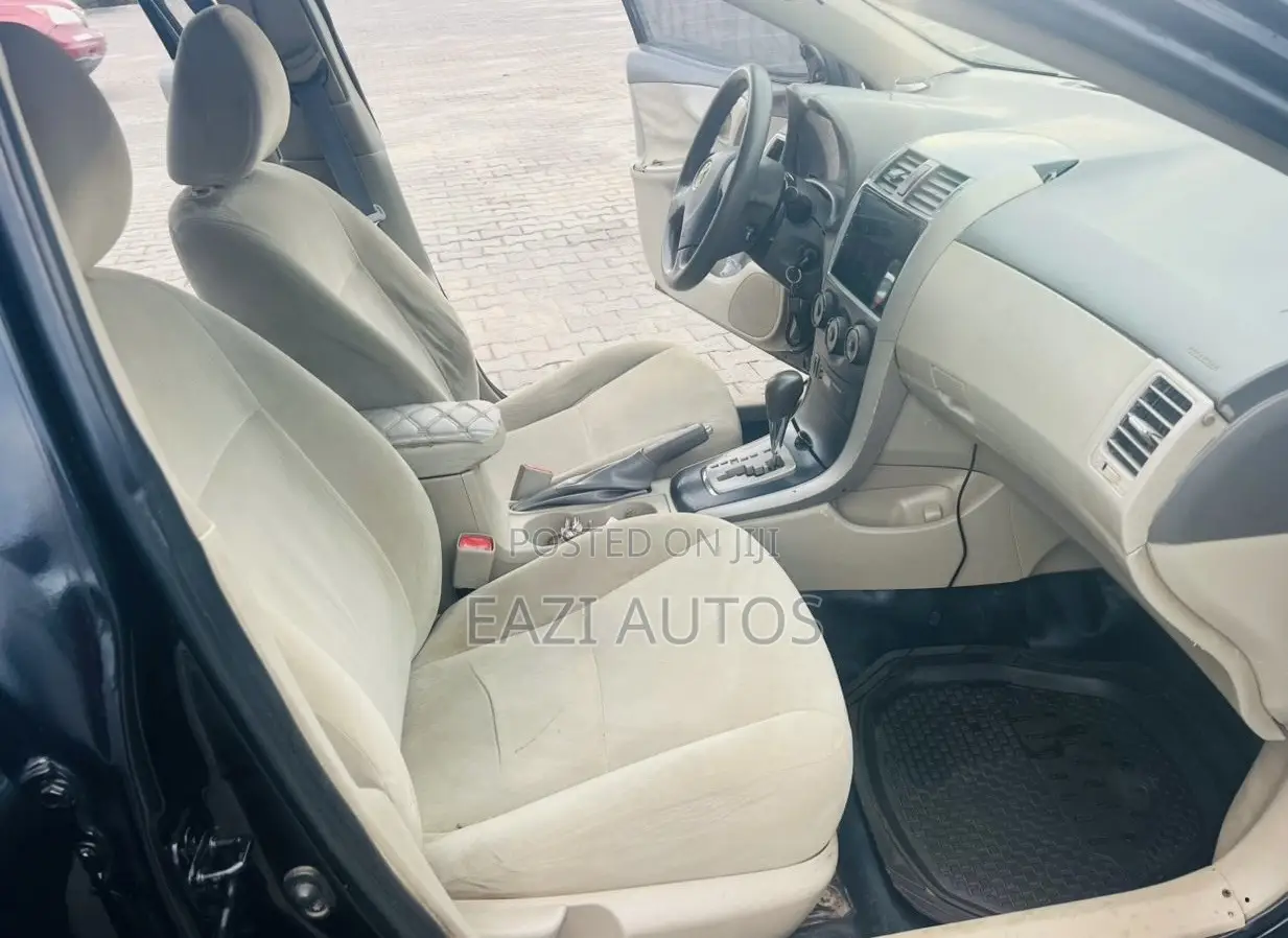 Toyota Corolla 2010 Black